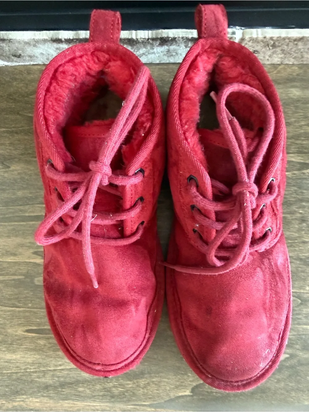 UGG Neumel Chukka Ankle Boots Red Suede Shearling Lined Women’s US 6